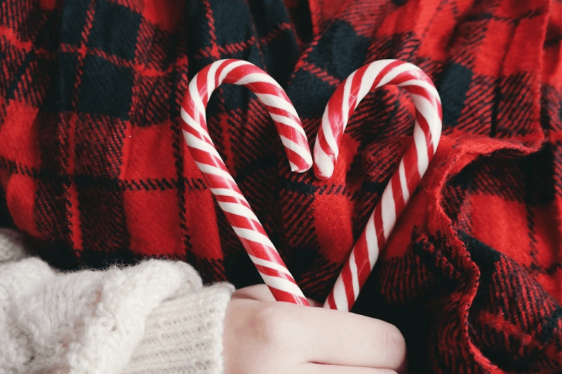 De oorsprong van de candy cane: het verhaal achter dit iconische kerstsuikerstokje